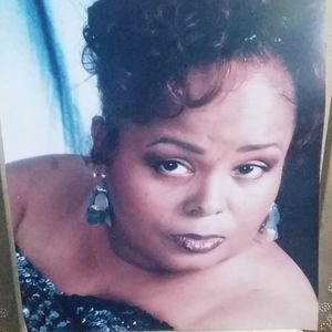 Meet your Posher, Loretta